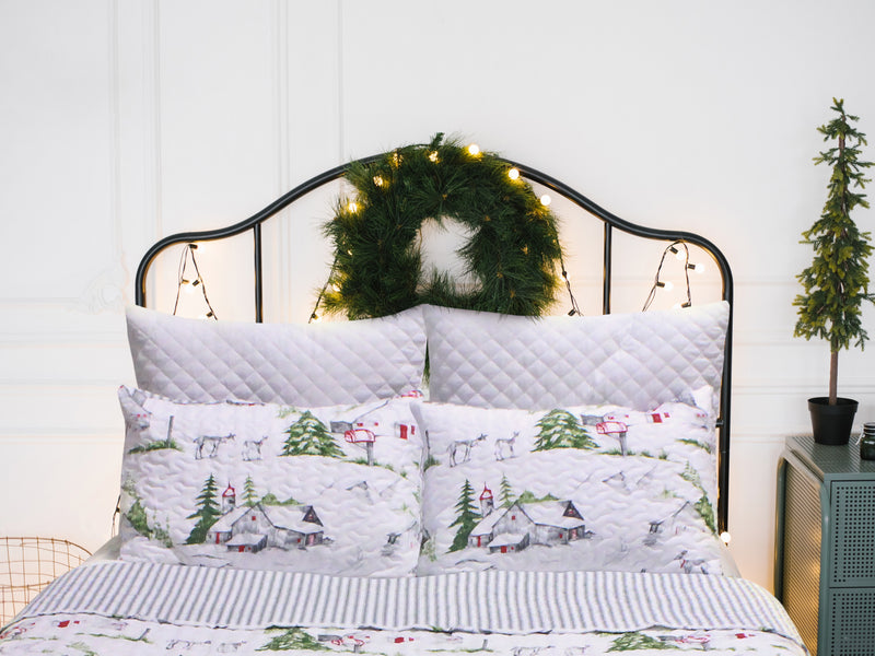 Barnyard Christmas Holiday Reversible Lightweight Microfiber Bedding Quilt Set