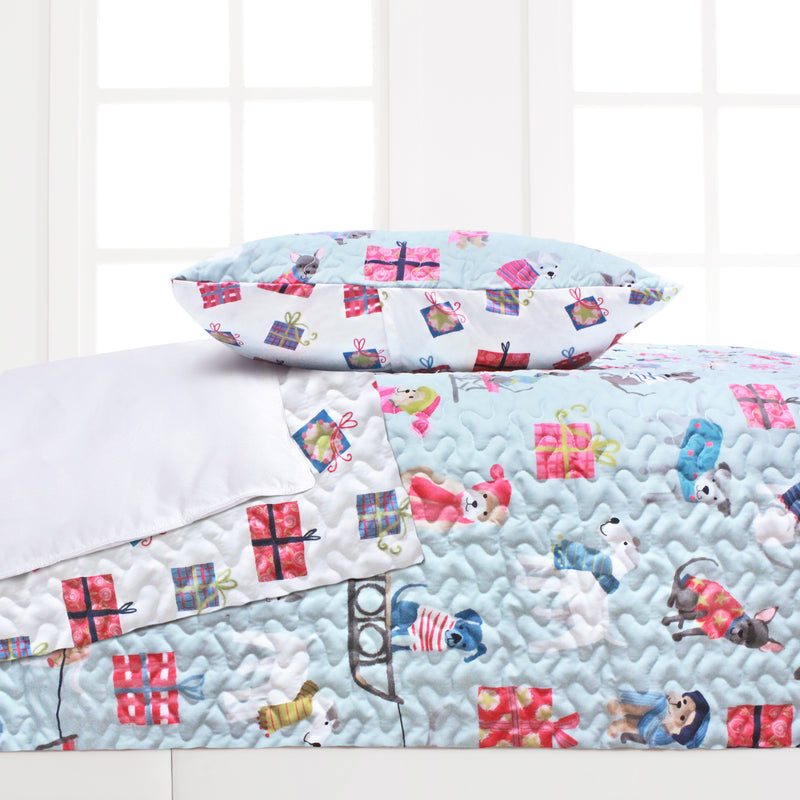 Fancy Dogs Holiday Gifts Reversible Lightweight Microfiber Quilt Set